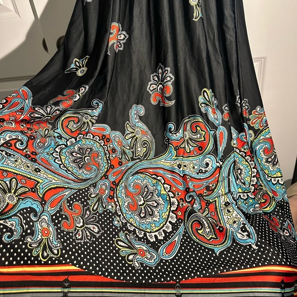Black and Red Paisley Print Maxi Summer Dress - Picture 3 of 4